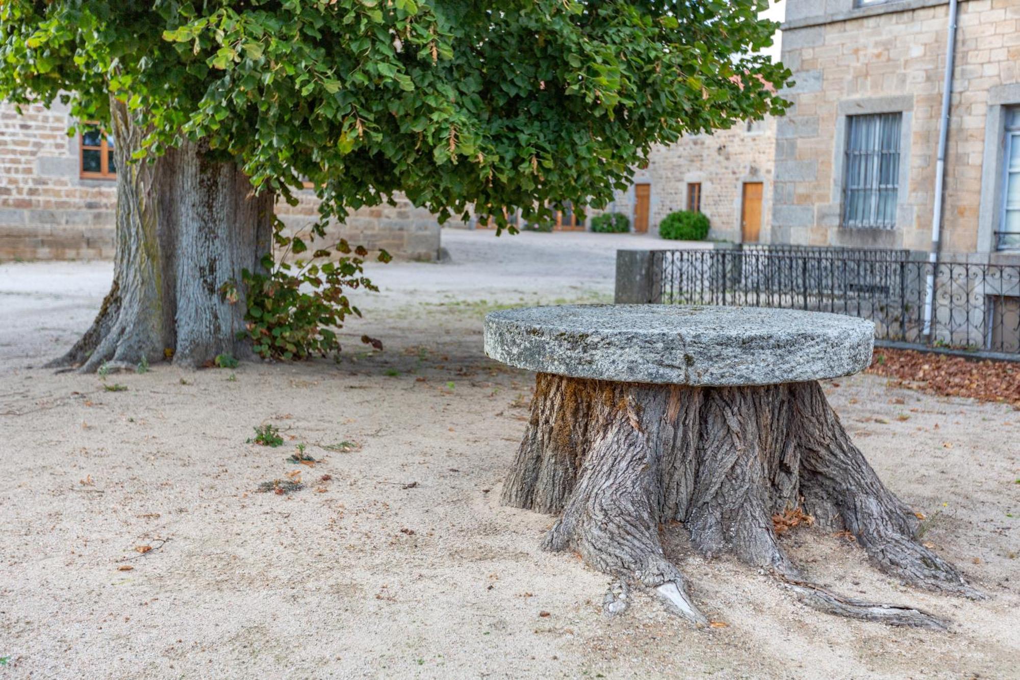 Domaine Et Chateau De Valinches Marols Exterior foto